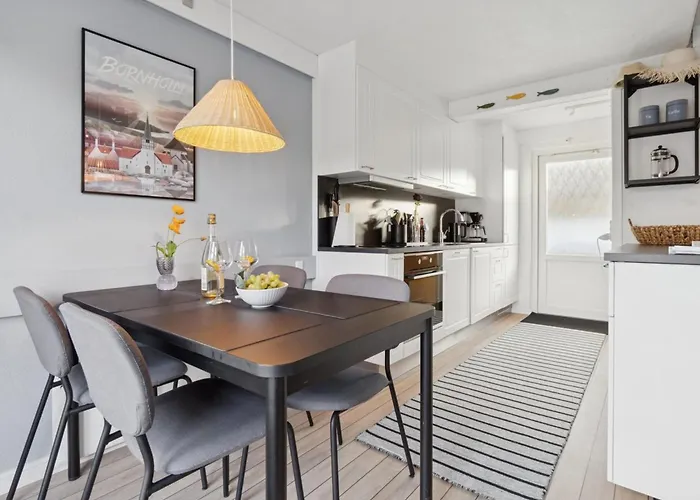 Apartment Majvi - 300m From The Sea By Interhome